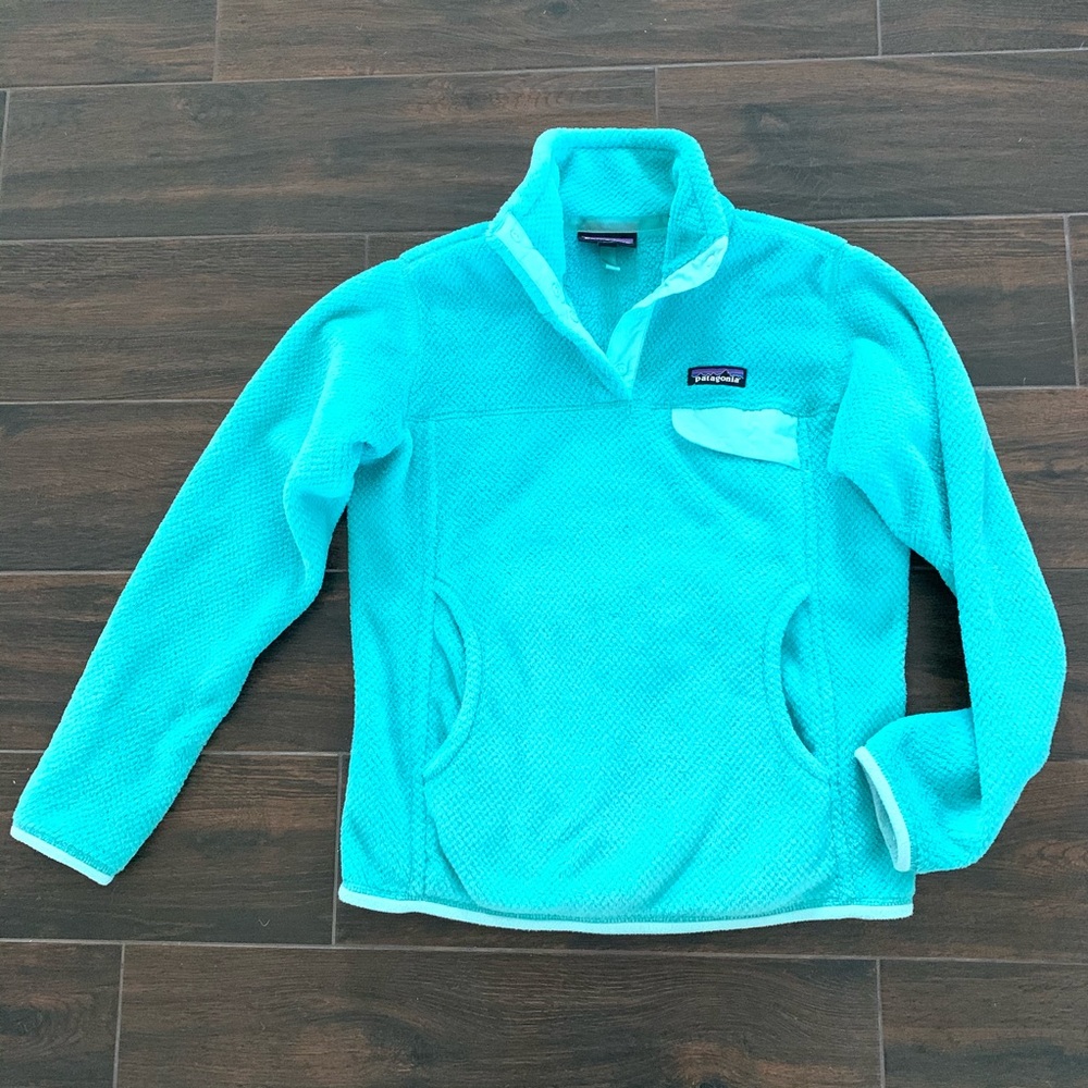 Like new Patagonia fleece pullover in Bend Blue